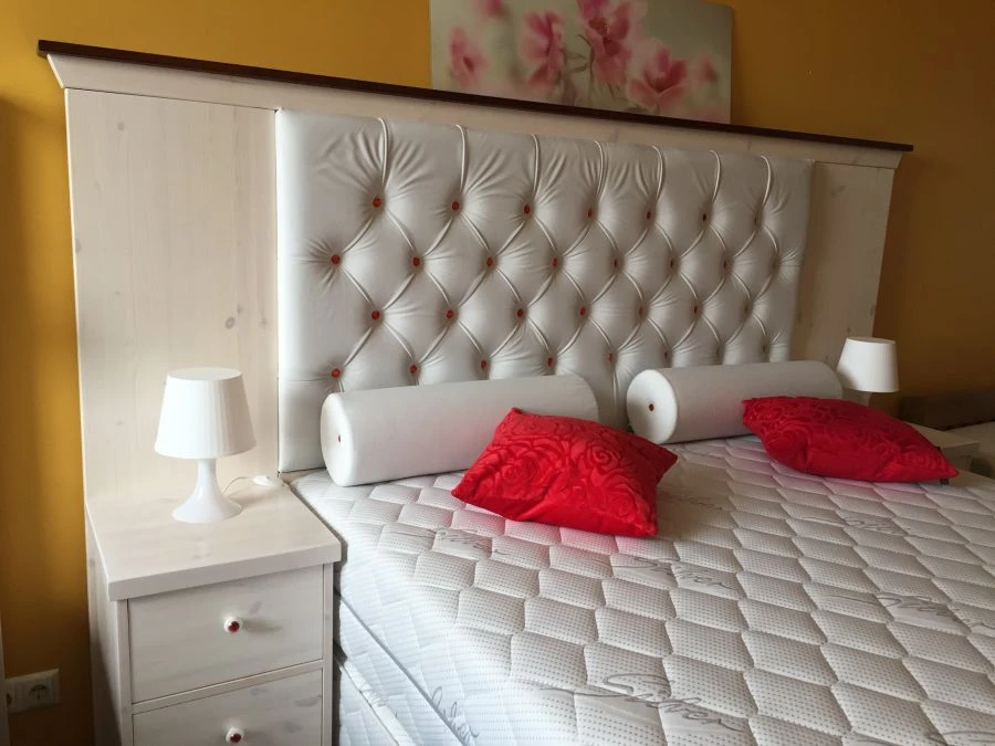 Bed headboard