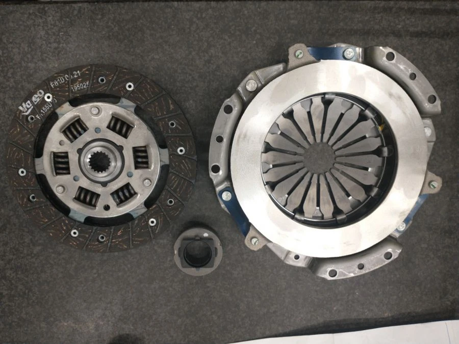 Clutch kit for car. Item No. 826245