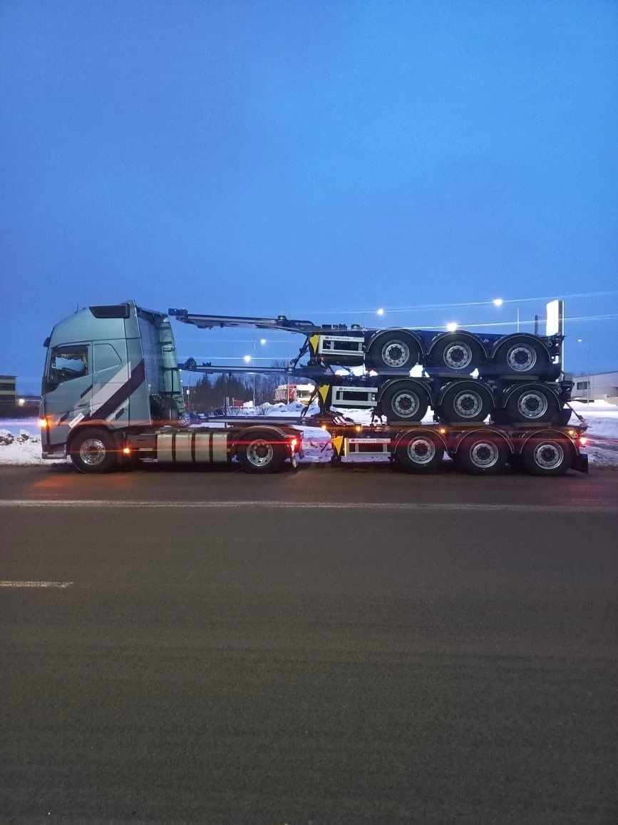 Three-axle container semitrailer (designed for transporting dangerous goods) of CSA-453A modification.