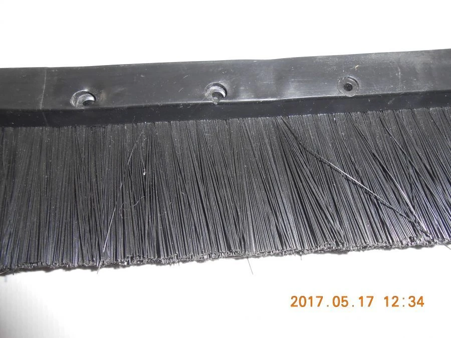 Sealing brushes for tramway, trolley buses