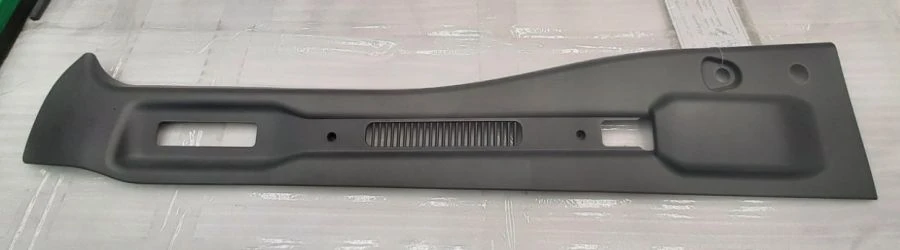 Left side centre pillar trim A31R23-5402131