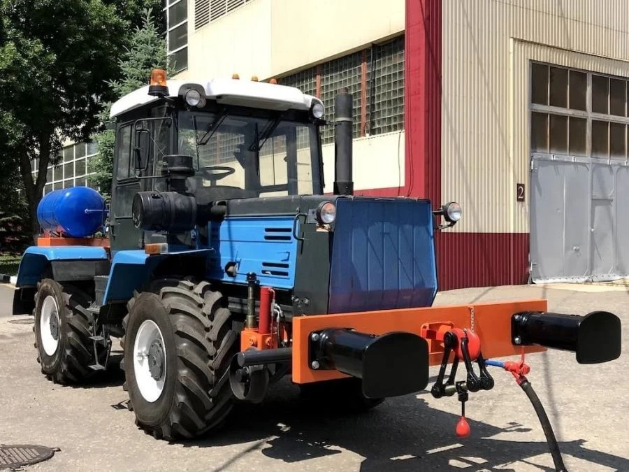Self-propelled wheel-reversing tractor KRT-1