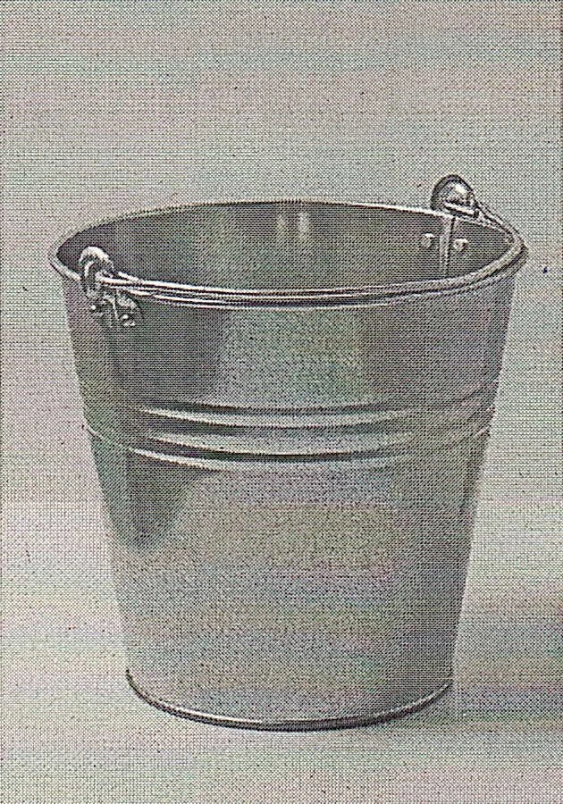 Galvanised bucket 5l 1 seam with riveted lugs