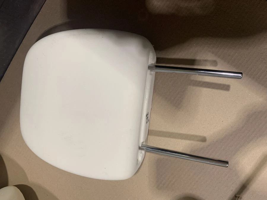 Car seat head restraint base L0363884AA