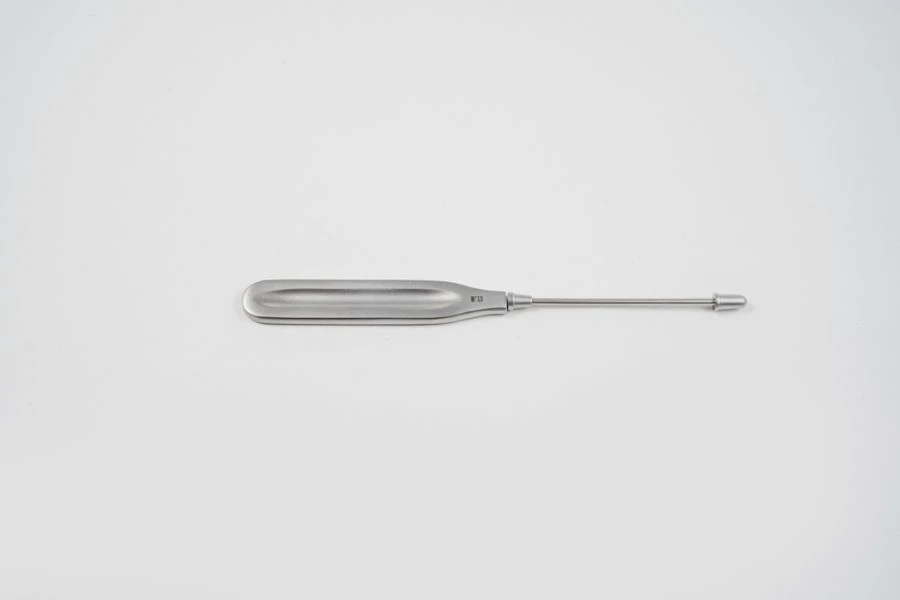 VZ-T- 30 Cavity trocar, 3,3 mm in diameter.