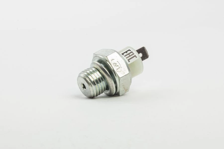 2106-3829010-02 Oil pressure control lamp sensor