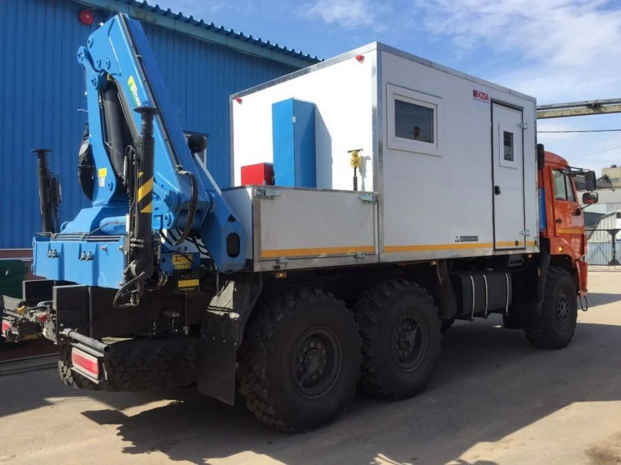 Special purpose vehicle with KMA type hydraulic loading crane on the basis of KAMAZ 43118 and its modifications 41F1