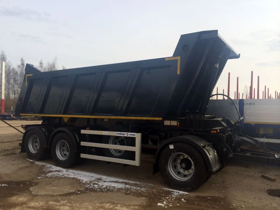 Three-axle tipper trailer AK-32