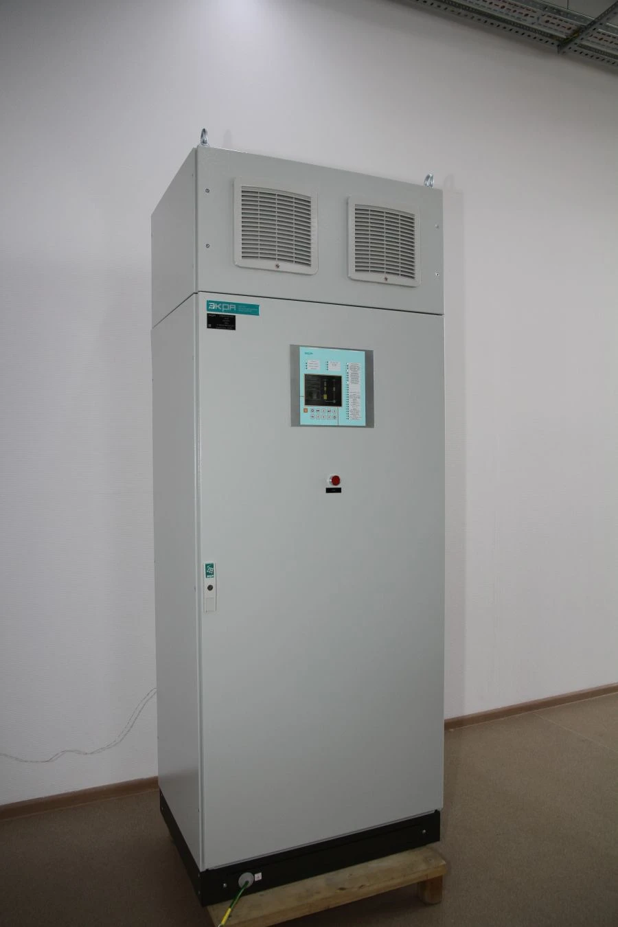 Semiconductor excitation station for synchronous motors of SPVD series