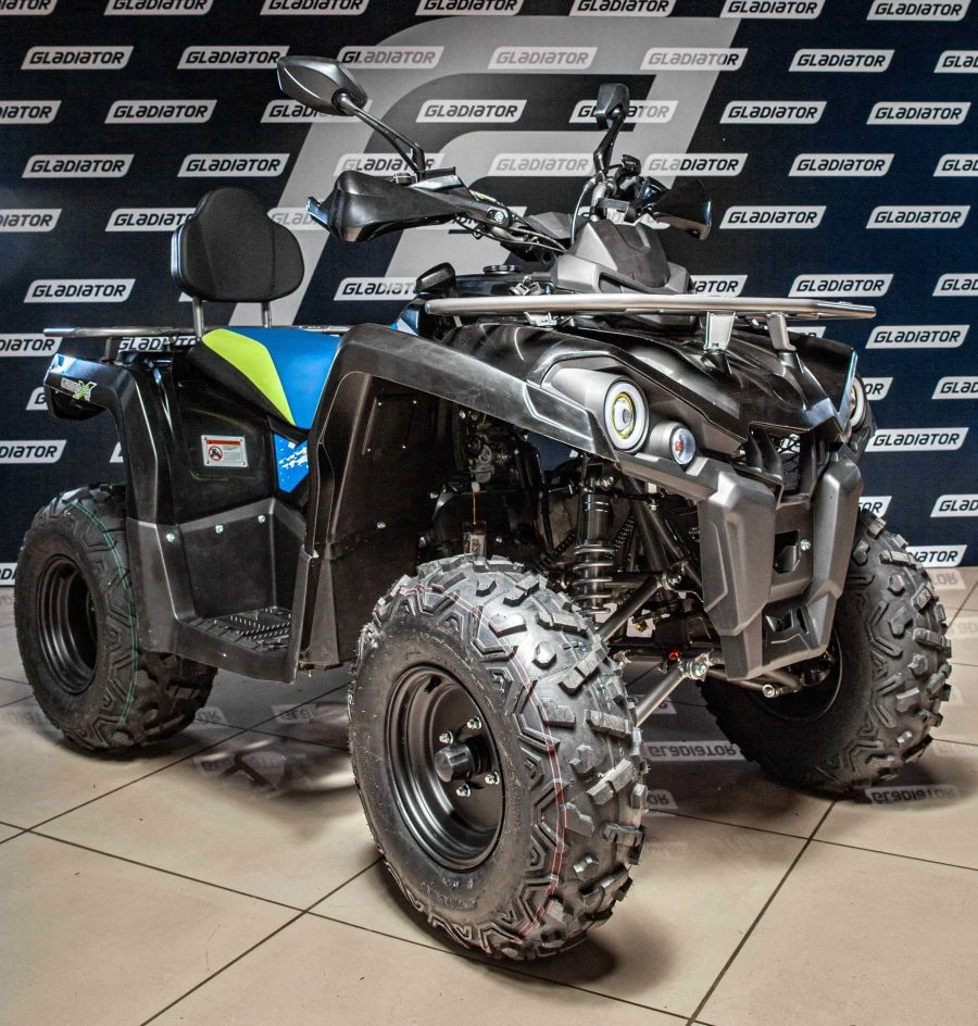 Snowmobiler Gladiator F200
