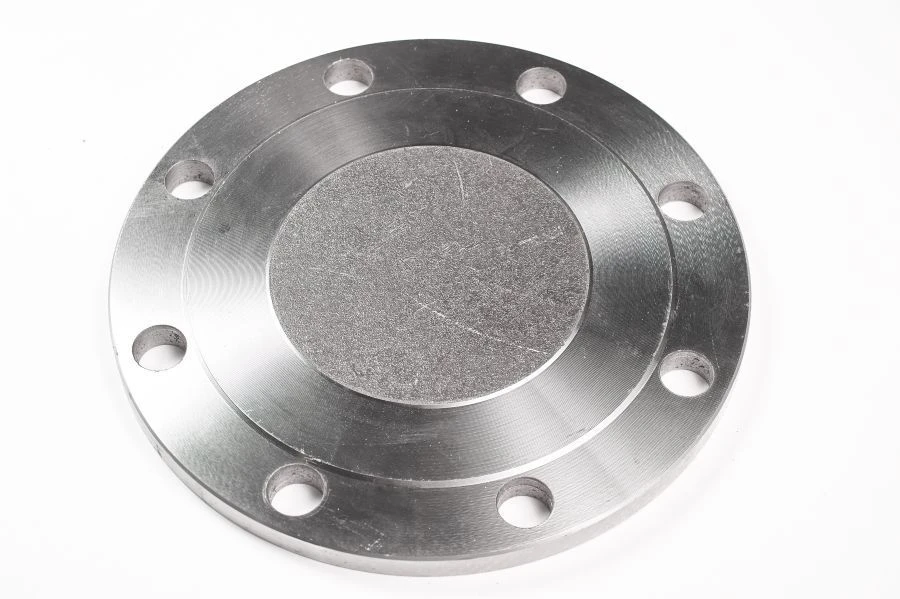 Steel flange plug