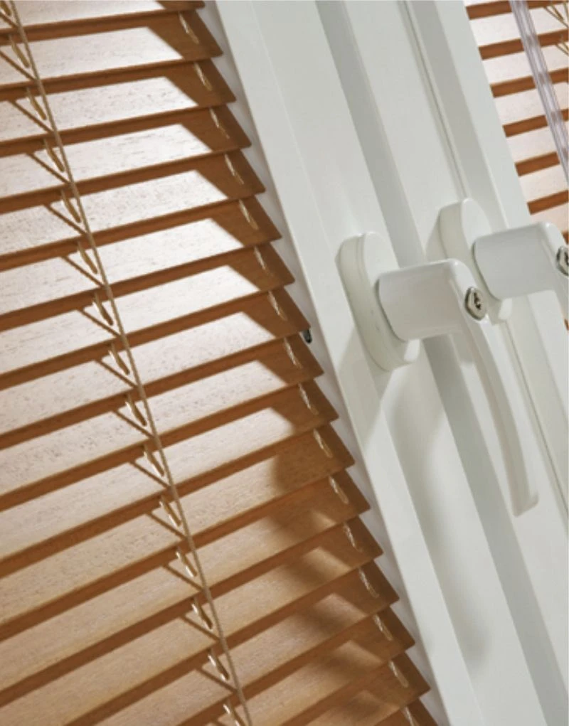 Window blinds horizontal