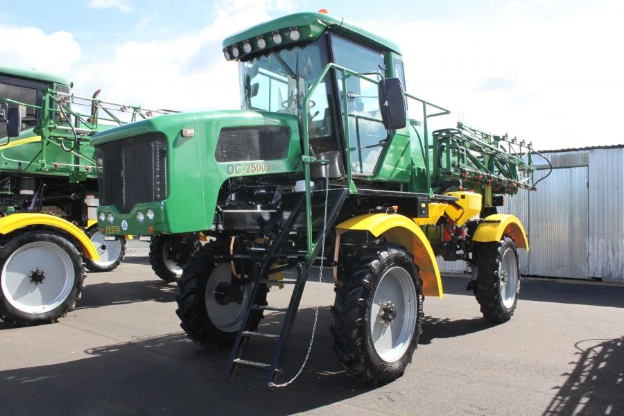 Self-propelled sprayer OS-2500