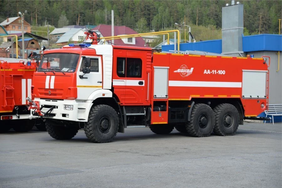Aerodrome fire fighting vehicle AA-11,0-?, type 58811K65222, modification 58813H, on chassis KAMAZ-65222-53, 65222-54