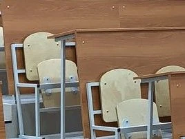 Monobloc table with folding seats