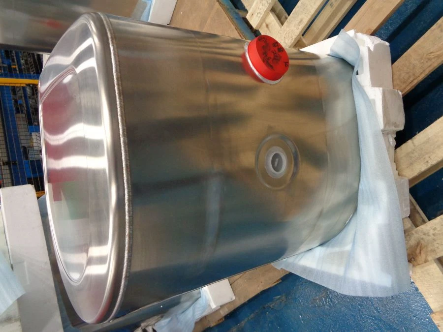 Semi-rectangular fuel tank 710 mm, 365 l