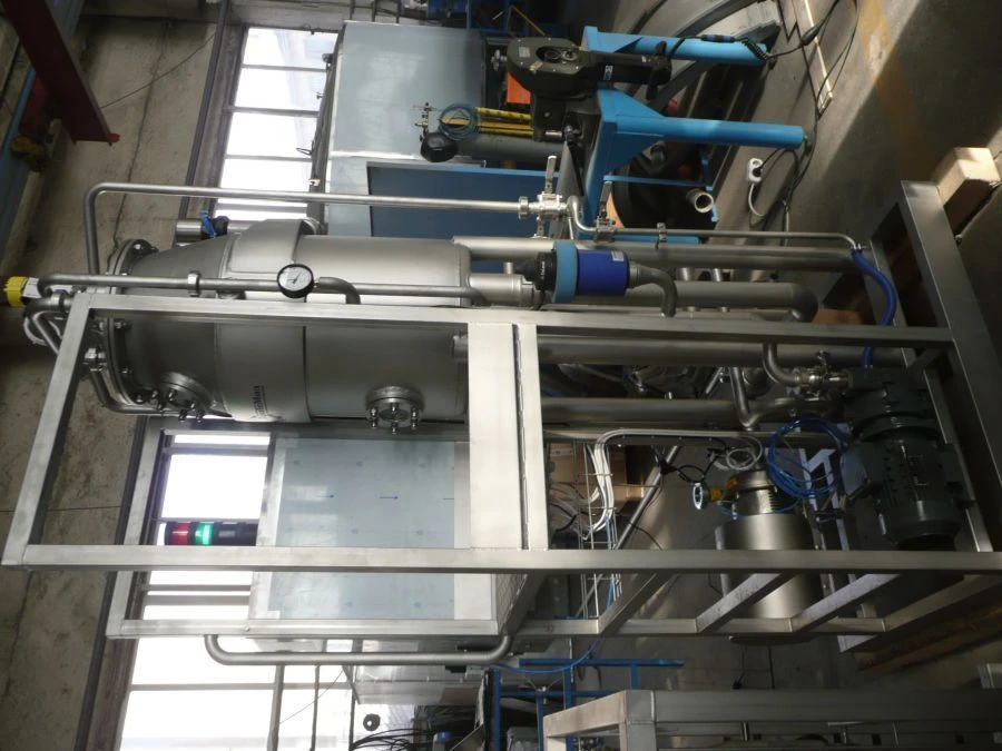 Plants for filtering, purifying, separating and changing the concentration of milk, its components and other foodstuffs Model P8