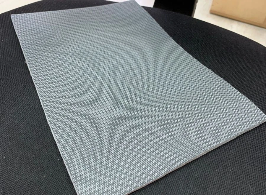 Nonwoven multilayer fabric Shelter® B TMP1