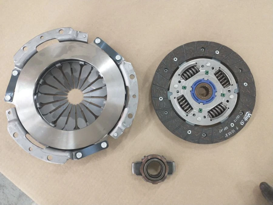 Clutch kit for car. Item No. 828003
