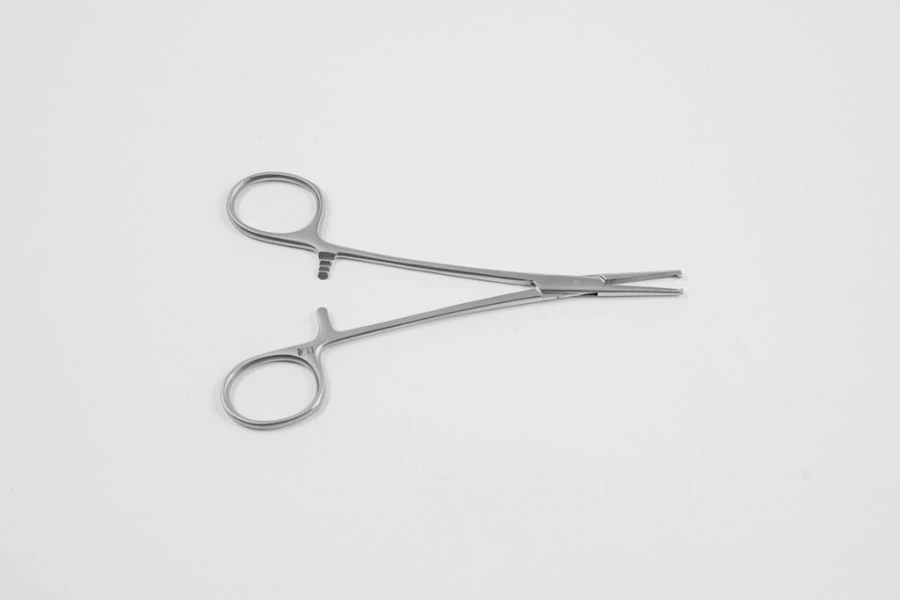 VZ-Z-21, Hemostatic clamp, single- and double-toothed, toothed, straight No. 1, 150mm