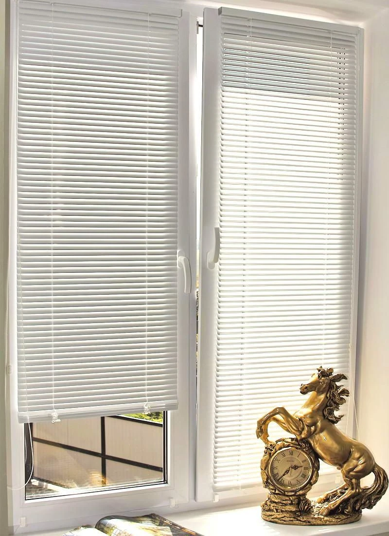 Horizontal blinds