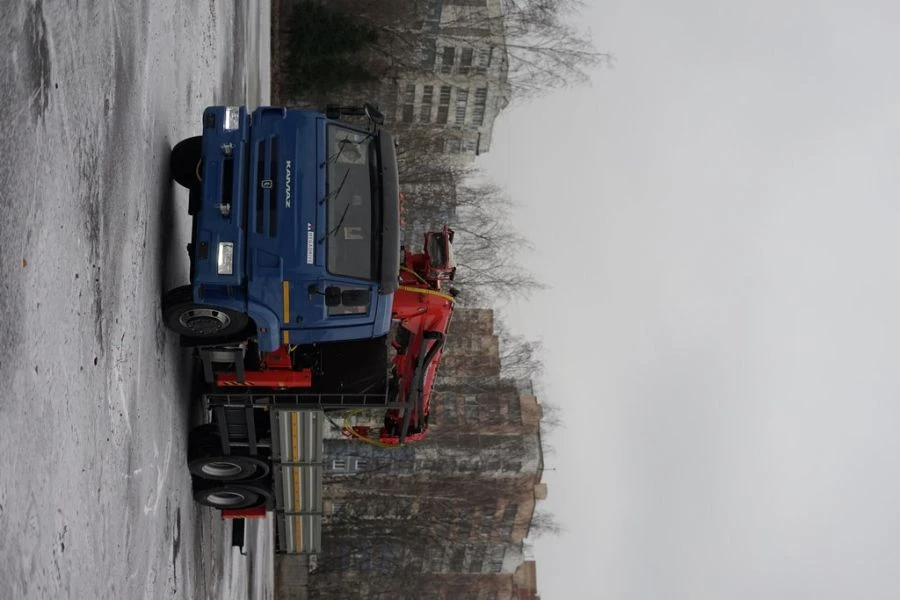 Special purpose vehicle with MKMA type hydraulic loading crane on the basis of KAMAZ 65117 and its modifications 64K07N-U4