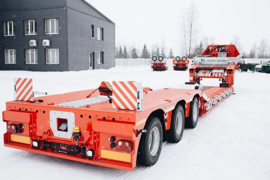 Semitrailer Tverstroimash 993931 modification F023 variant with fittings with hydraulic suspension with independent steering mec