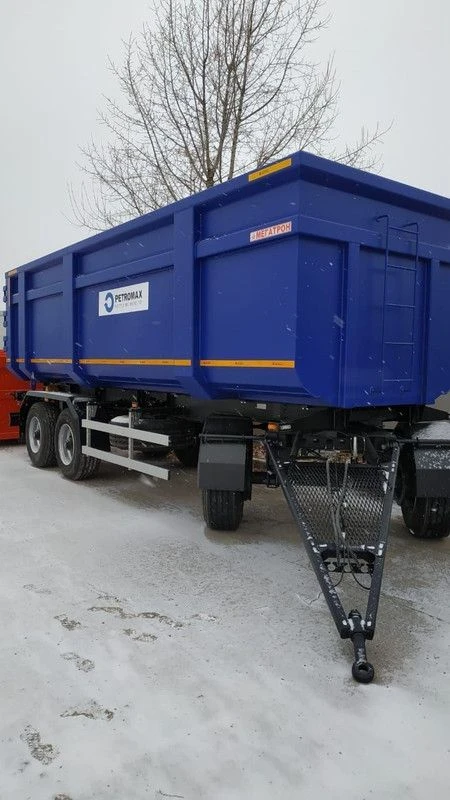 Special trailer 4589PJ, on axle unit of MegaTron Ltd: