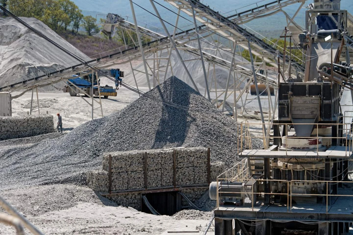 Crushing and screening lines