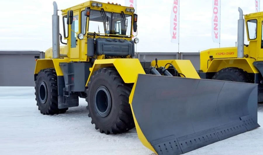 Kirovets road construction and maintenance machine K-703MA-DM15