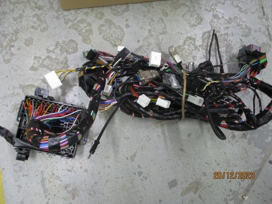 ???? 229 (A3BS22.3724229-??;?31A12.3724229-??;?31S22.3724229-??;?3CS22.3724229-??;A3CS23.3724229;A6BR23.3724229-??;A6BR22.372422