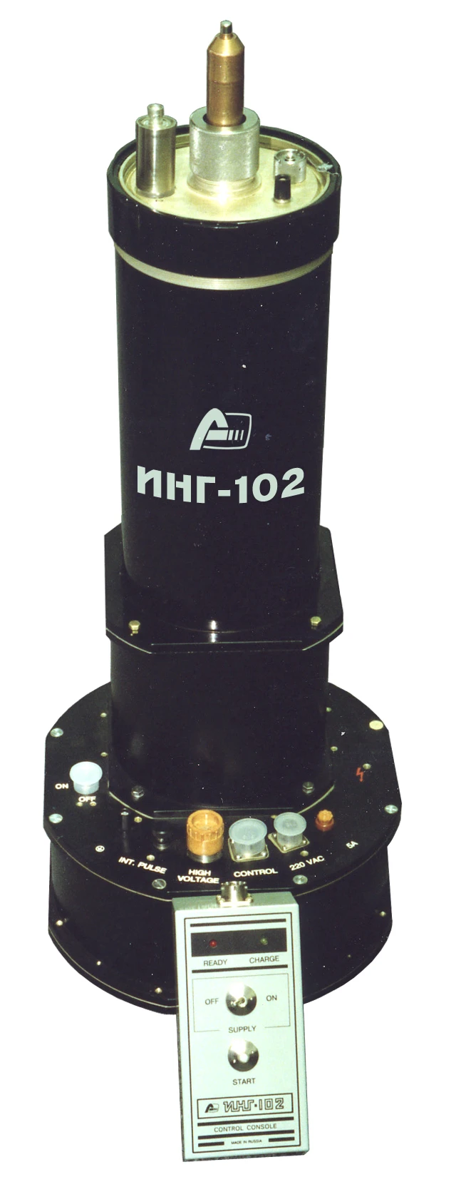 Pulsed neutron generator on plasma focus chamber ING-102