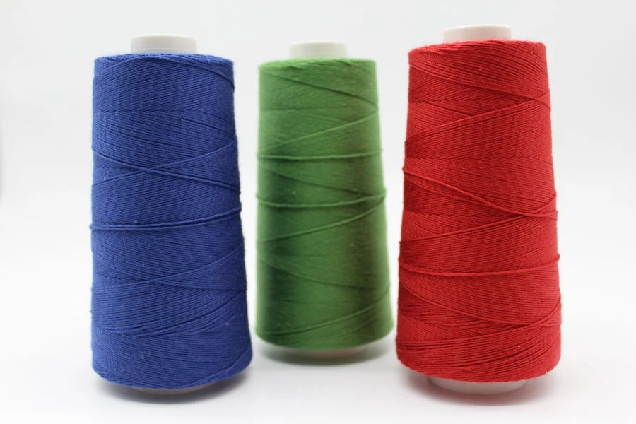 Synthetic reinforced sewing thread with cotton braid 150LH