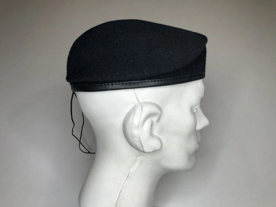 Berets in olive, blue, dark blue and black colours.