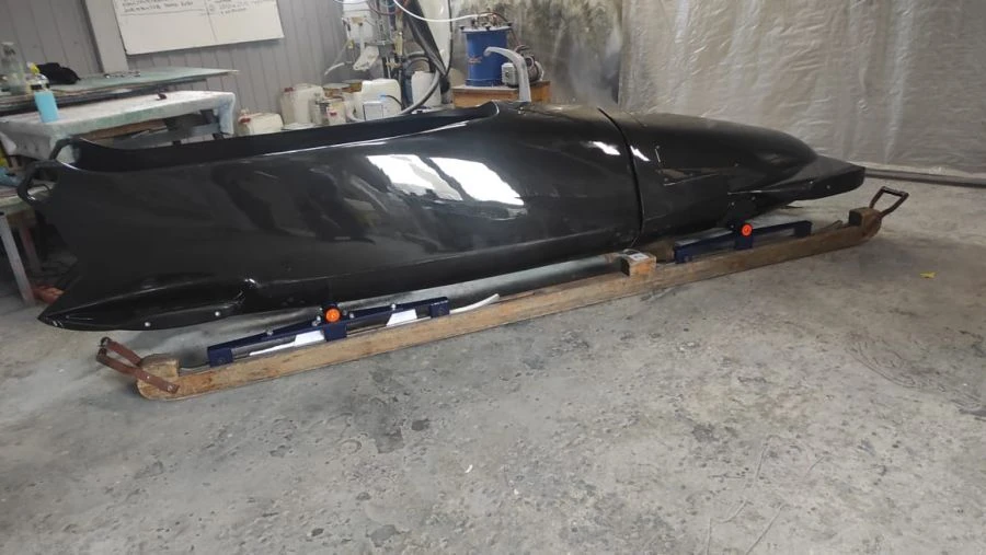 Bobsleigh sledge single-seater "MB-002" (cut)
