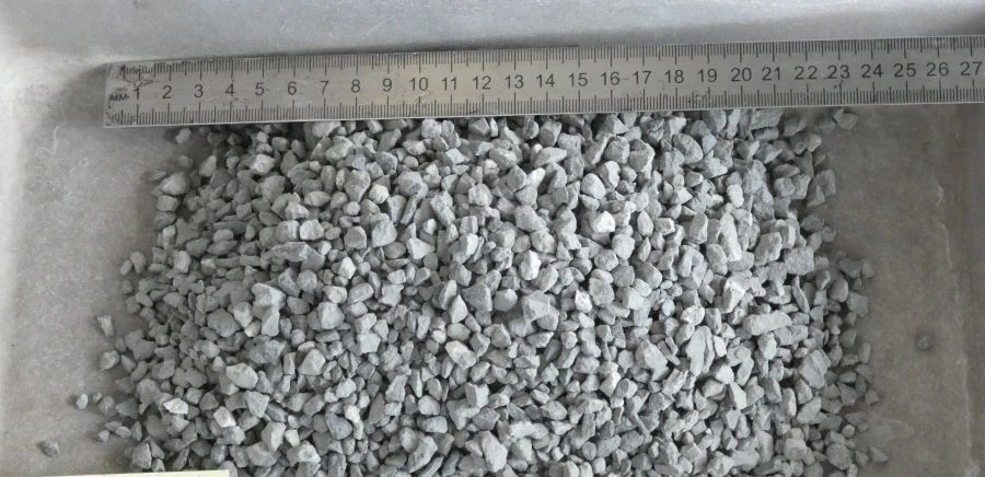 Crushed stone for road construction of wide fraction from 4 to 8 mm from metamorphic rock - amphibolites of Novokievskoe deposit