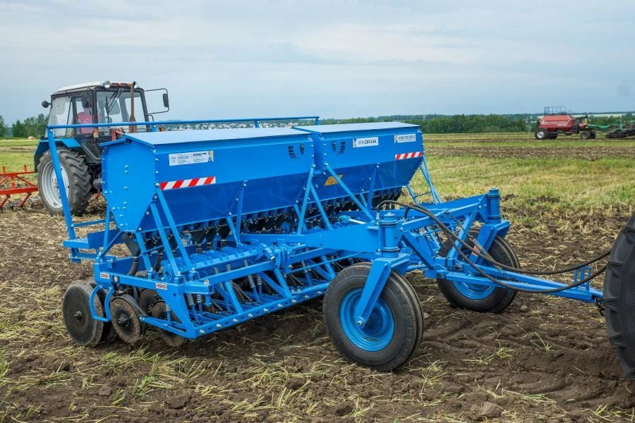 VITA SZP-3,6A grain press drill and its modification: SZP-3,6A SZP 00.000; SZP-3,6A SZP 00.000 (with narrow-row coulters)