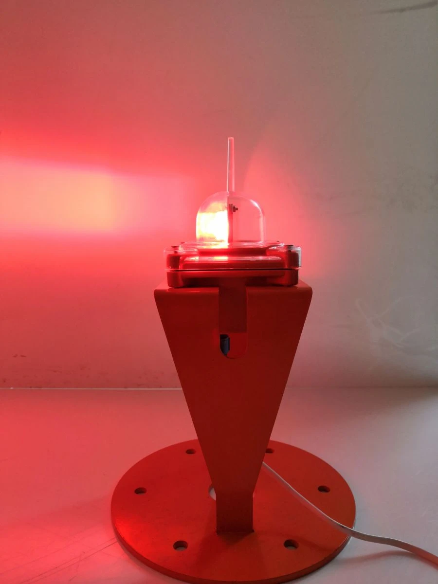Runway boundary lights
