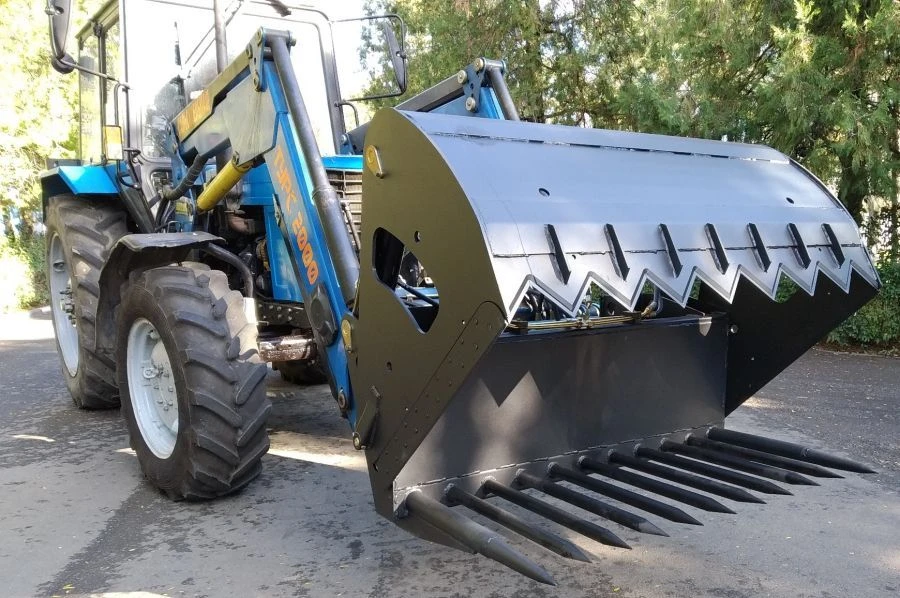 Interchangeable working device for KUHN(TURS) loaders: silage loading device KUHN(TURS)-2000-20