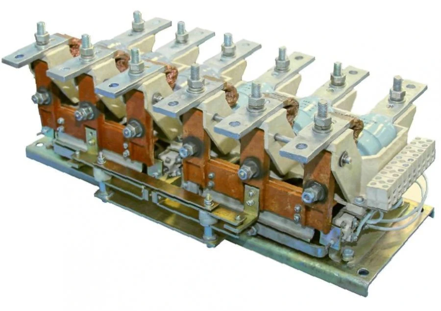 Vacuum contactor KV1,14/630-61-G reversible, with horizontal arrangement