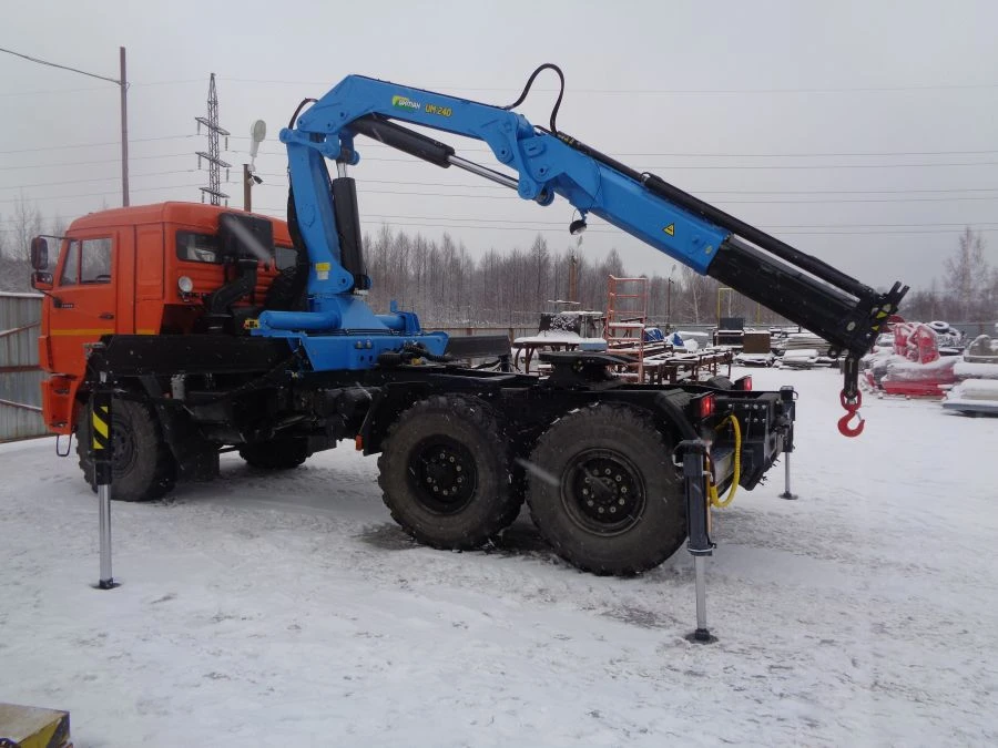 Special purpose vehicle with hydraulic loading crane of MKMA type on the basis of KAMAZ 43118 and its modifications 41K16N-U4
