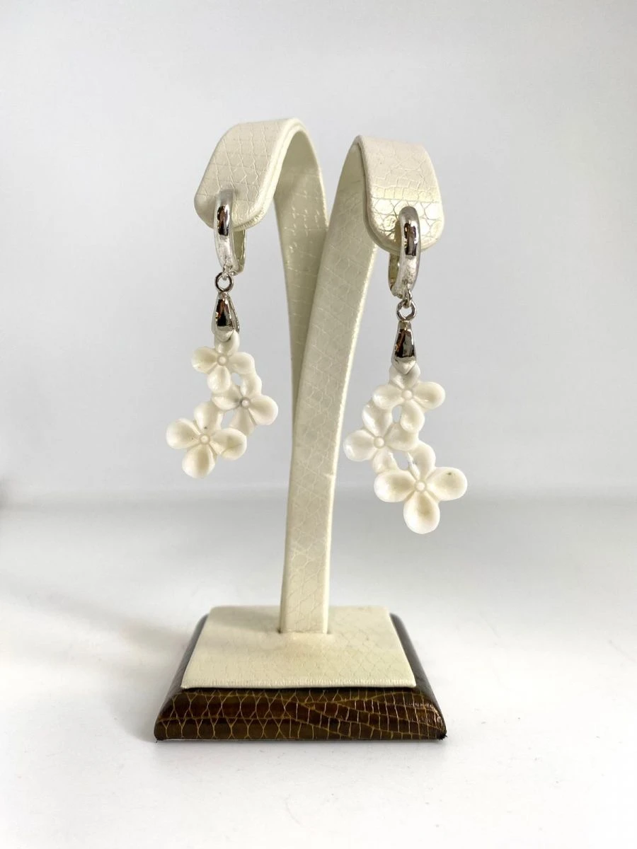 Earrings "Plumeria" (white jade)