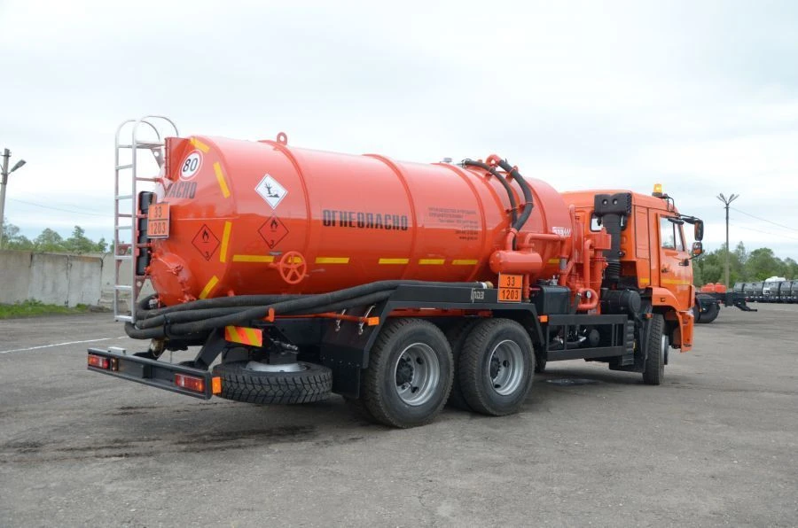 Tanker truck (vacuum machine) type GRK66 modification 56776-0000010-50 on chassis KAMAZ-43118-A5, KAMAZ-43118-50.
