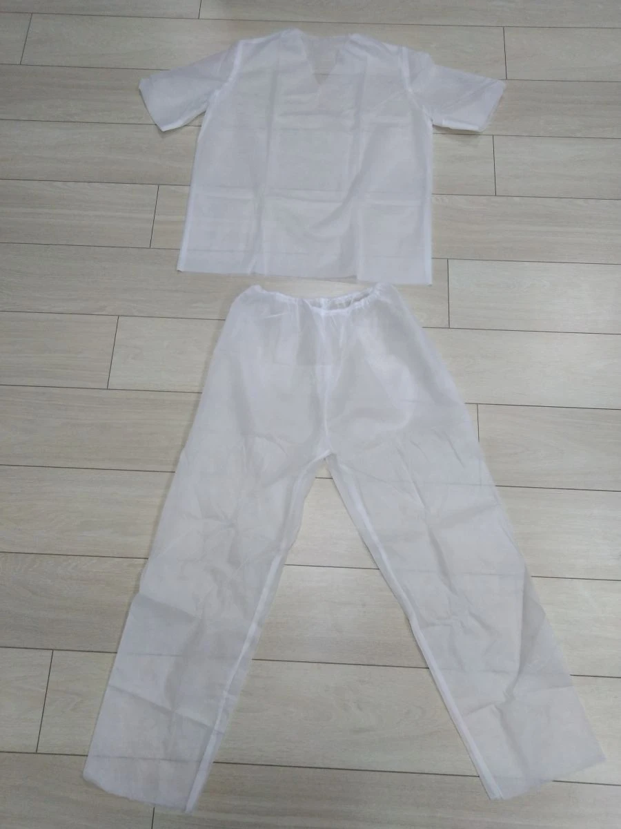 Medical disposable non-sterile clothing "Belspetsstil". Isolating suit, density 25 g/m2 according to TU 32.50.50-002-0133875447