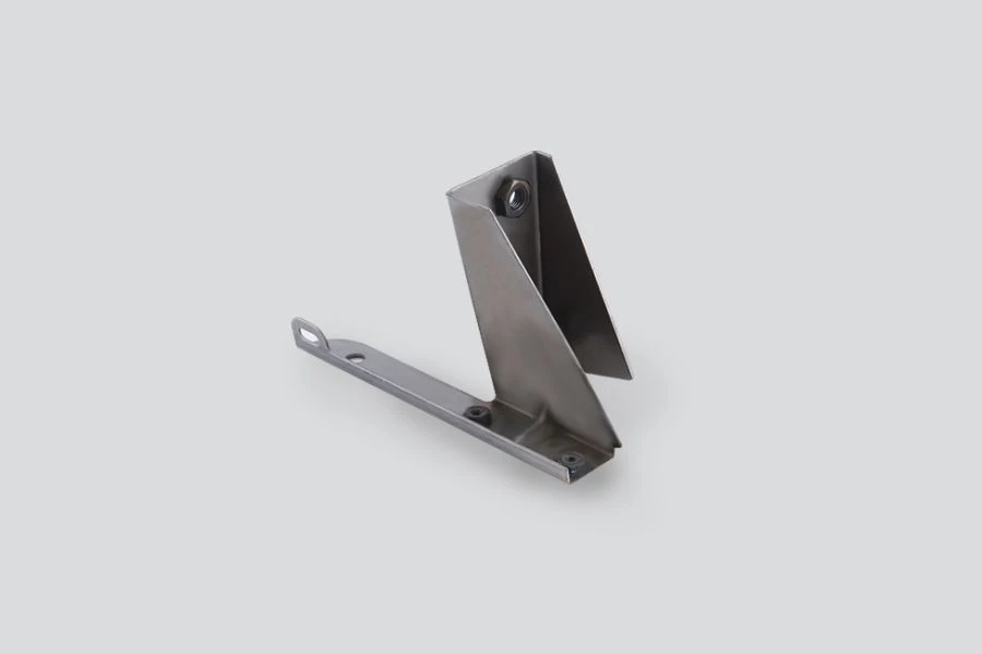 Front locker bracket 236000840403100