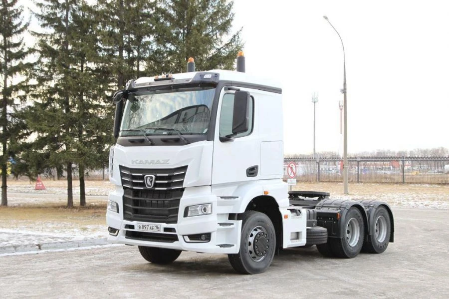 Truck tractor KAMAZ-65656-92