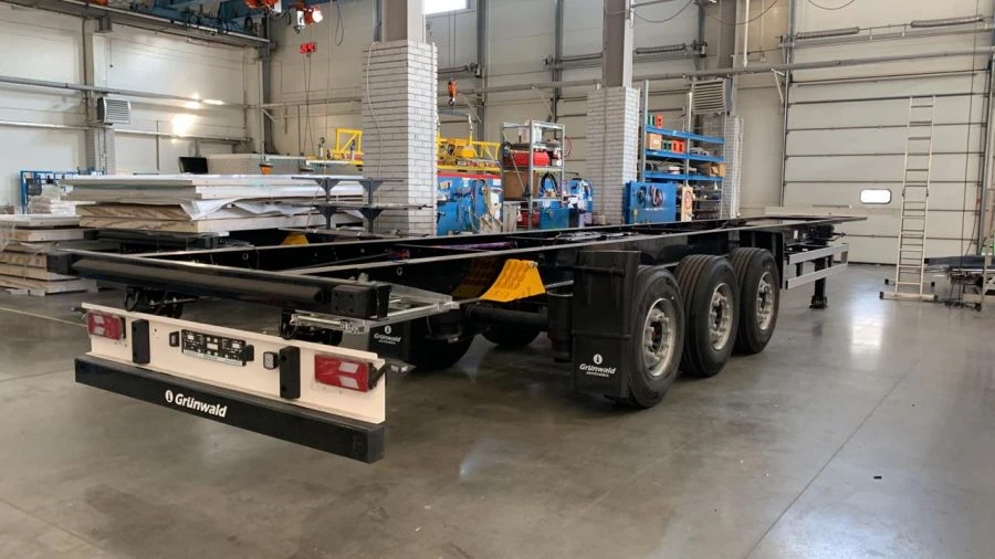 Chassis of isothermal semi-trailer (model GRW3R1)