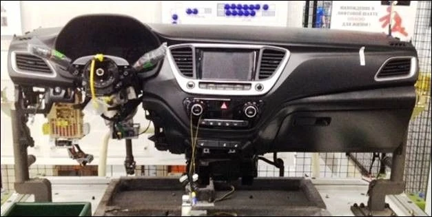 Dashboard for vehicle type HCR H5LCPR100* (where * is a six digit numeric equipment code)