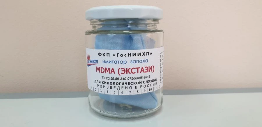 مقلد رائحة المخدرات MDMA لتدريب الكلاب