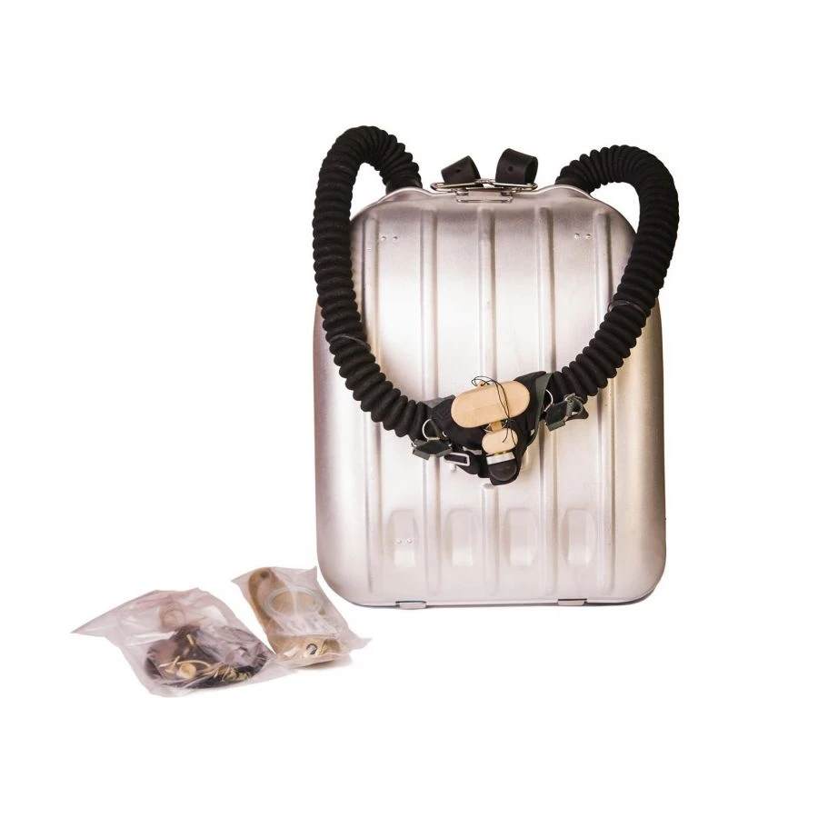 Compressed oxygen regenerative insulating respirator R-30A